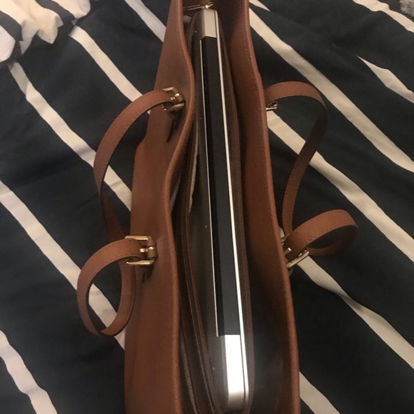 “SOLD”Authentic Michael Kors Jet Set bag - Picture 8 of 11